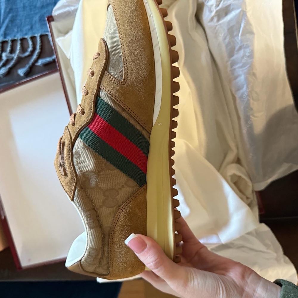 Gucci Glossy Red Packaging - Picture 9 of 10